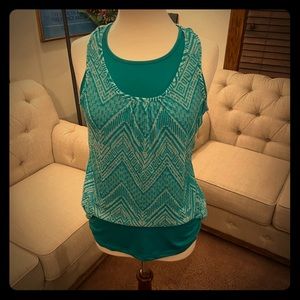 NWT Kiwi Kate Athletic 2-in-1 Top